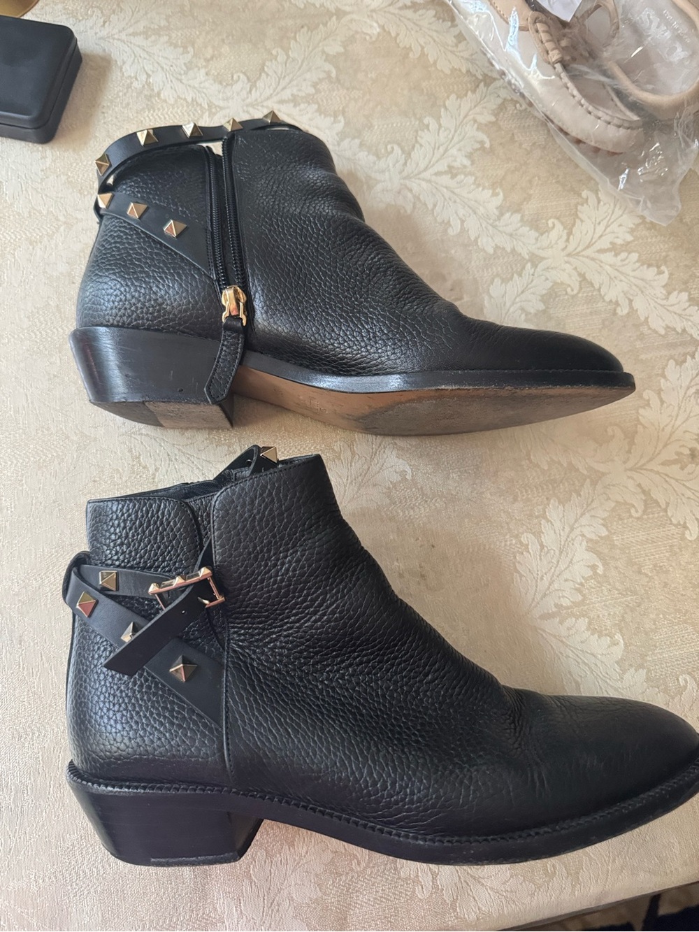 Valentino Garavani Black Pebbled Leather Rockstud Ankle Boots 37.5